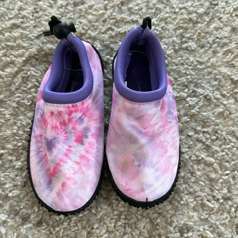 Tommy Bahama Water Shoes